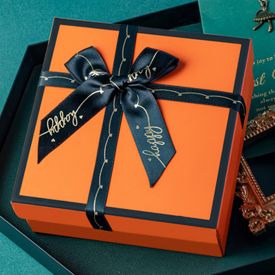 Het Vakje van het de Giftkarton van luxekerstmis Verpakkend Document de Giftvakje van Horlogejuwelen met Lintboog