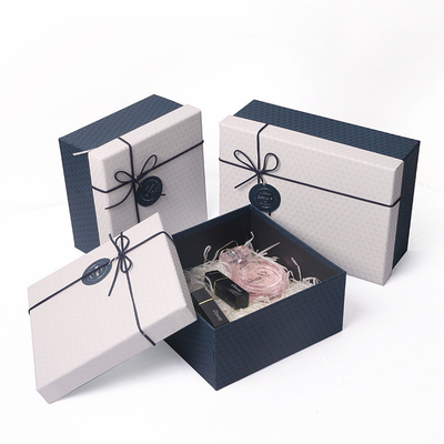 Deksel van de de Gift het Verpakkende Doos van parfumschoonheidsmiddelen en Basisdoos met de Raffia van Lintbowknot