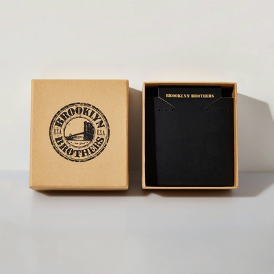 Gepersonaliseerd logo papier deksel en basis verpakkingsdoos Kraft papier dozen met accessoires spons