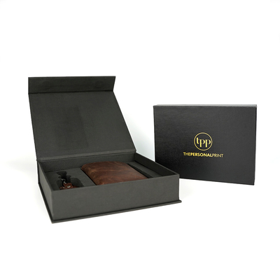 Aangepaste logo warm stempelen Karton Magnetische cadeaubon Verpakking met EVA-invoegsel