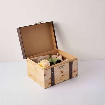Groothandel luxe grote capaciteit houten cadeaubon houten flap deksel opslag verpakkingsdozen met slot