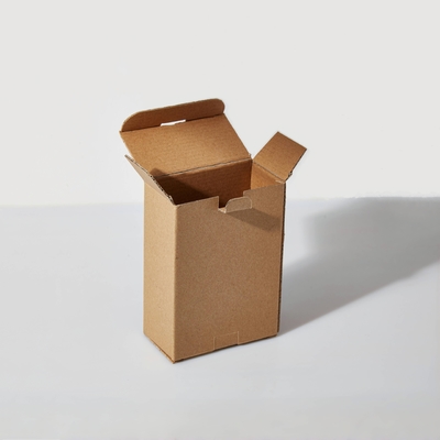 Herbruikbare aangepaste kraftpapier twee tuck eind verpakking gegolfde doos voor verzending