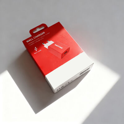 Custom Color UV Paper Wall Charger Box voor USB Adapter met recyclebare milieuvriendelijke verpakking